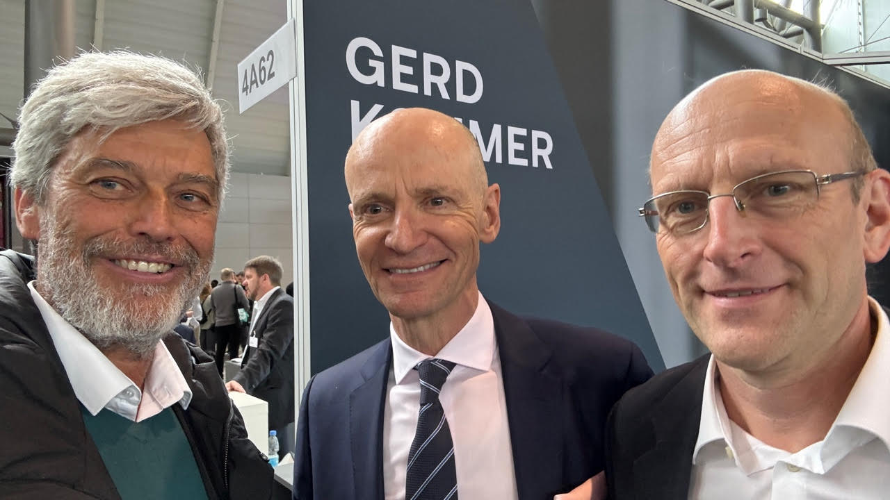 5-Impressionen_Gerd_Kommer Experten unter sich: Die Vorstände Michael Mundenbruch und Peter Kafitz mit „ETF-Papst“ Dr. Gerd Kommer